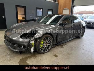 skadebil auto Porsche Panamera 4 E-Hybrid Sport-Chrono-Paket Panorama 2017/12