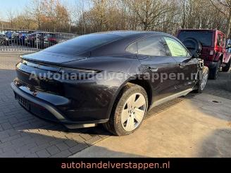damaged passenger cars Porsche Taycan 350KW Panorama Leder CAM 93KWH 2023/9