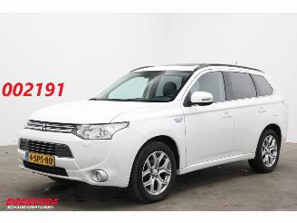 Coche accidentado Mitsubishi Outlander 2.0 PHEV Instyle 4WD Schuifdak Leder Cruise Camera SHZ AHK 2013/11