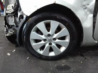 Suzuki Splash  picture 12