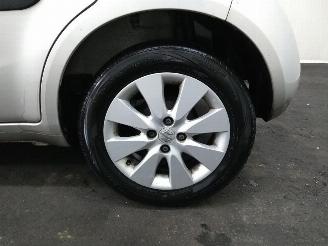 Suzuki Splash  picture 17