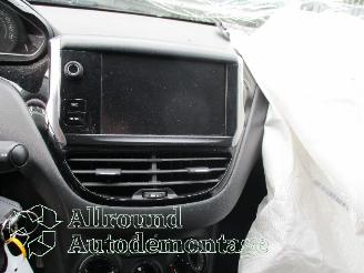 Peugeot 208 208 I (CA/CC/CK/CL) Hatchback 1.2 Vti 12V PureTech 82 (EB2F(HMZ)) [60k=
W]  (03-2012/12-2019) picture 10