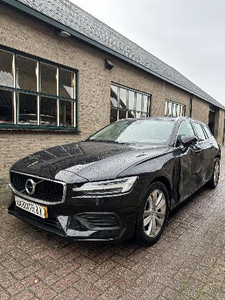 Unfallwagen Volvo V-60 2.0 D3 Momentum pro 2020/7