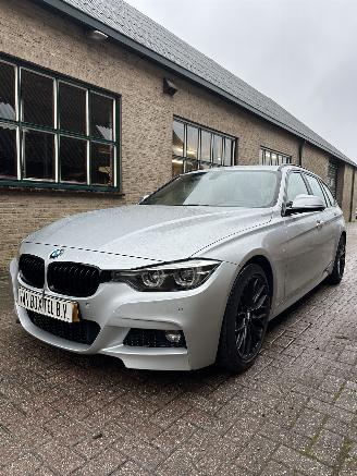 uszkodzony samochody osobowe BMW 3-serie Touring 3201 M Sport Edition 2018/11