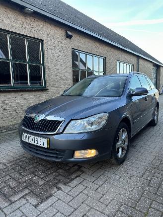 Damaged car Skoda Octavia Combi 1.2 TSI Elegance Business Line 2012/1
