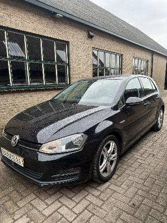 Schadeauto Volkswagen Golf  2017/3
