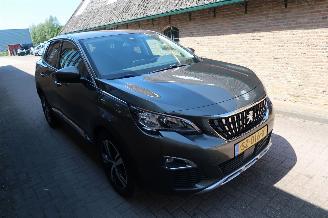 damaged passenger cars Peugeot 3008 Peugeot 3008 1.6 e-THP Allure 2018/6