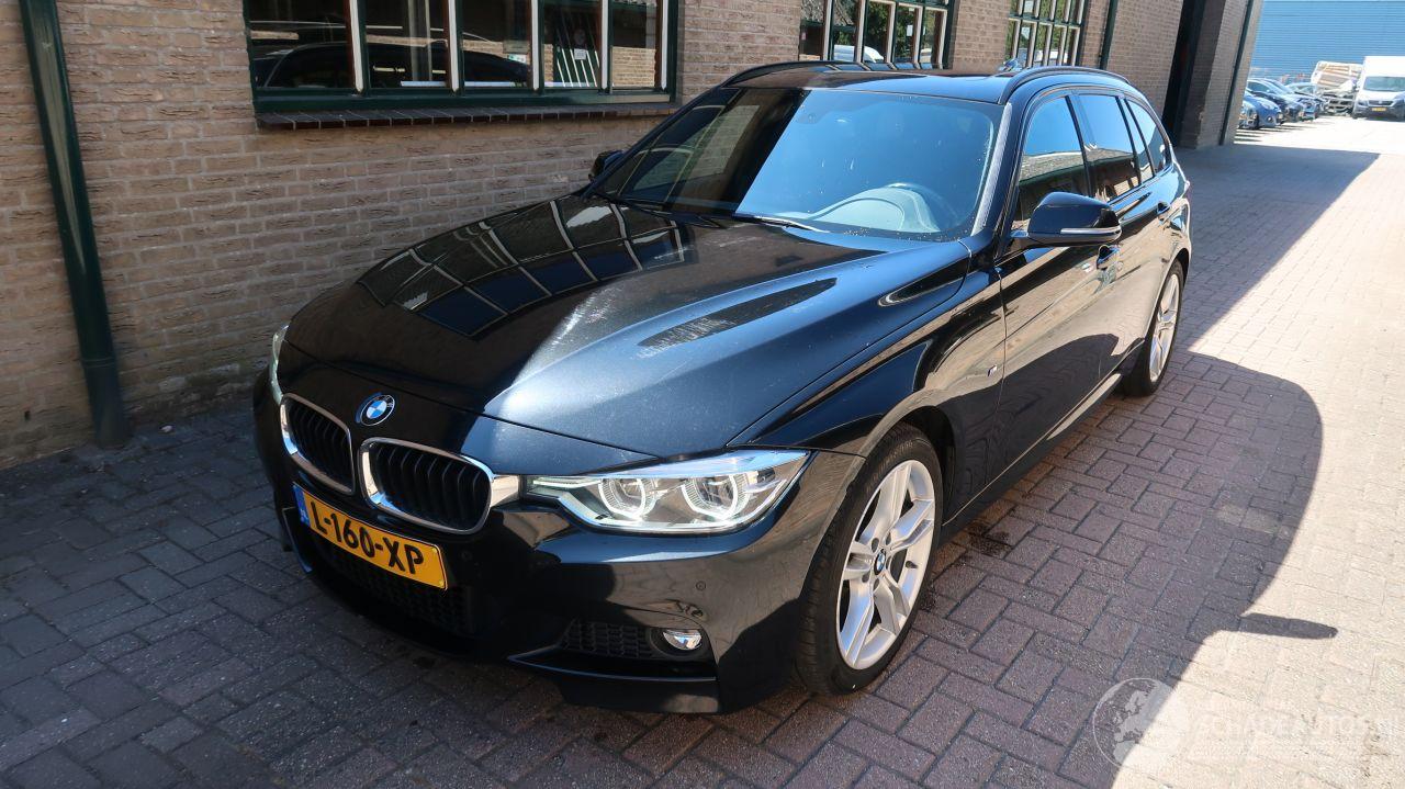 BMW 3-serie BMW 3-serie Touring 320i Edition M Sport Shadow High Executive