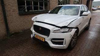 skadebil auto Jaguar F-Pace Jaguar F-PACE 2.0 Portfolio AWD 30t 2018/6