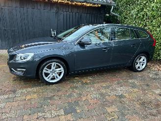 Volvo V-60 2.4 D6 AWD Plug-In Hybrid Summum picture 17