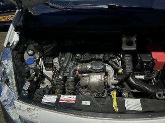 Peugeot Partner GERESERVEERD!!!120 1.6 BlueHDi 100 L1 Première picture 13