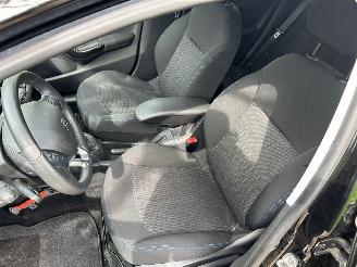 Peugeot 208 1.2 PureTech Signature picture 24