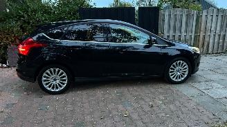 Unfallwagen Ford Focus 1.0 EcoBoost Lease Titanium 2012/6