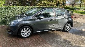 škoda osobní automobily Peugeot 208 1.2 PureTech Blue Lion 2016/10