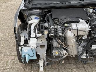 Peugeot 2008 1.2 PureTech 130 EAT8 Allure. ( schroefschade ) picture 12