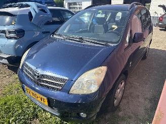 krockskadad bil auto Toyota Corolla-verso  2003/1