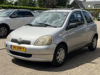 Auto incidentate Toyota Yaris 1.3 16v VVT ( INRUIL VERKREGEN ) 2000/1