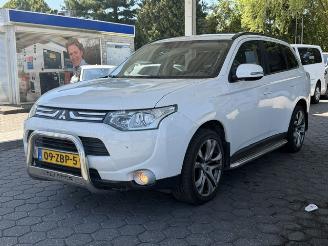 Voiture accidenté Mitsubishi Outlander 2.2 Di-D Intense. KLIMA | CRUISE ( INRUIL VERKREGEN ) 2012/10