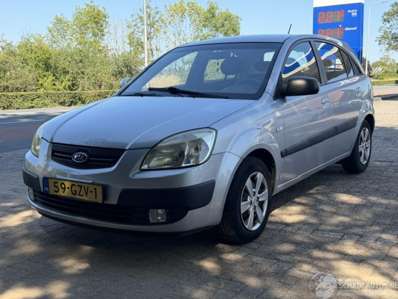 Kia Rio 1.4 X-pect. AIRCO | 5 DEURS | INRUIL VERKREGEN.