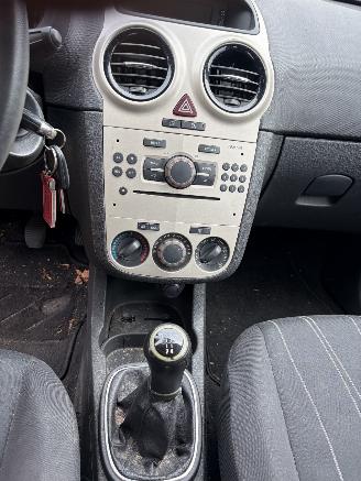 Opel Corsa 1200 picture 9