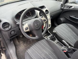 Opel Corsa 1200 picture 8