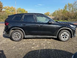 BMW iX1 eDrive 20 67 KWH. ( schroefschade ) picture 3