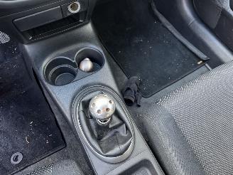 Honda Civic 2 DR 1.7i LS picture 12