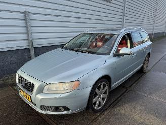 skadebil auto Volvo V-70 Volvo V70 2.4 D5 Summum 2008/3