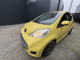 Damaged car Peugeot 107 1.0-12V XR 2009/3