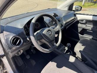 Schadeauto Volkswagen Up! 1.0 BMT Move up 2019/1