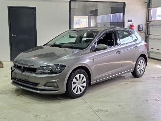 uszkodzony samochody osobowe Volkswagen Polo highline 2018/1