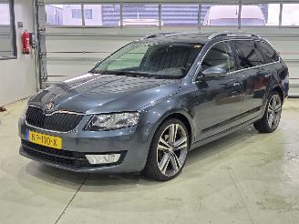 Vaurioauto  passenger cars Skoda Octavia 1.6 TDI Greentech PANO 2017/3