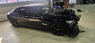 Vaurioauto  passenger cars BMW 7-serie 750i Motor gereviseerd! 2009/11