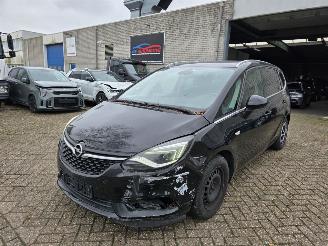 Vaurioauto  passenger cars Opel Zafira Tourer Cosmo 7-Persoons Leder Led Navi Camera Stoelverw. Trekhaak 99KW/135PK 2017/6