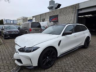 Vaurioauto  passenger cars BMW M3 Competition M Touring Carbon Int.+Extr. Head-Up Harman-Kardon Sfeerverl. Memory Surround-View Sport-Uitlaat 390KW / 530PK 2024/10