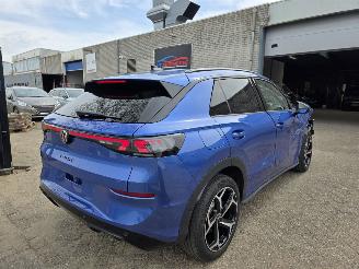 Damaged car Volkswagen T-Roc R-Line 1.5eTSI Head-Up IQ-Light SurroundView Virtual Keyless Sfeerverl. Acc Stuurverw. Drive-Mode 110KW/150PK 2025/11