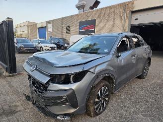 Voiture accidenté Volkswagen T-Roc 1.5 eTSI LIFE Virtual Keyless Acc Led Camera 85KW/116PK 2026/2