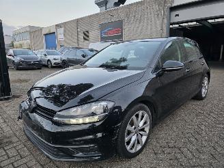 Unfallwagen Volkswagen Golf 1.5 TSI DSG Camera Keyless Navi Led Acc Ecc Coming-Home 110KW/150PK 2020/5