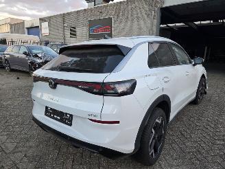 Damaged car Volkswagen T-Roc 1.5eTSI R-Line IQ-Light Drive-Mode Camera Virtual Keyless Sfeerverl. Trekhaak 110KW / 150PK 2026/2