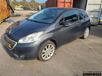 disassembly passenger cars Peugeot 208 208 I (CA/CC/CK/CL), Hatchback, 2012 / 2019 1.0 Vti 12V PureTech 2013/12