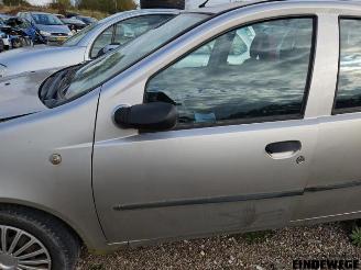 Fiat Punto Punto II (188), Hatchback, 1999 / 2012 1.3 JTD Multijet 16V picture 8