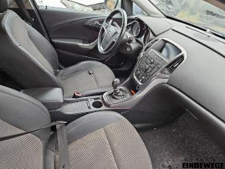 Opel Astra Astra J (PC6/PD6/PE6/PF6), Hatchback 5-drs, 2009 / 2015 1.4 Turbo 16V picture 4