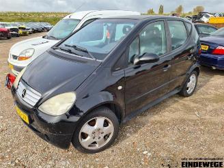 Vrakbiler auto Mercedes A-klasse A (W168), Hatchback, 1997 / 2004 1.4 A-140 2001/3