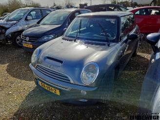 Salvage car Mini Cooper S Mini Cooper S (R53), Hatchback, 2002 / 2006 1.6 16V 2003/1