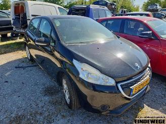 Vrakbiler auto Peugeot 208 208 I (CA/CC/CK/CL), Hatchback, 2012 / 2019 1.0 Vti 12V PureTech 2013/12