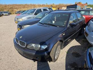 Vrakbiler auto BMW 3-serie 3 serie (E46/4), Sedan, 1997 / 2005 320d 16V 2004/0