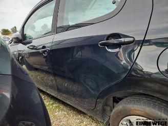 Peugeot 108 108, Hatchback, 2014 1.0 12V picture 11