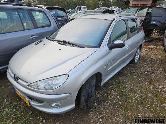 Vrakbiler auto Peugeot 206 206 SW (2E/K), Combi, 2002 / 2007 1.6 16V 2004/5