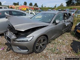 Autoverwertung Volvo V-60 V60 II (ZW), Combi, 2018 2.0 B3 16V Mild Hybrid 2021/12