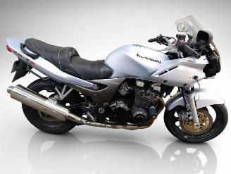 bruktbiler bedrijf Kawasaki ZR - 7  2003/9